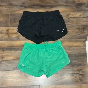 Nike Black and Green Athletic Shorts Lightweight Elastic Waist